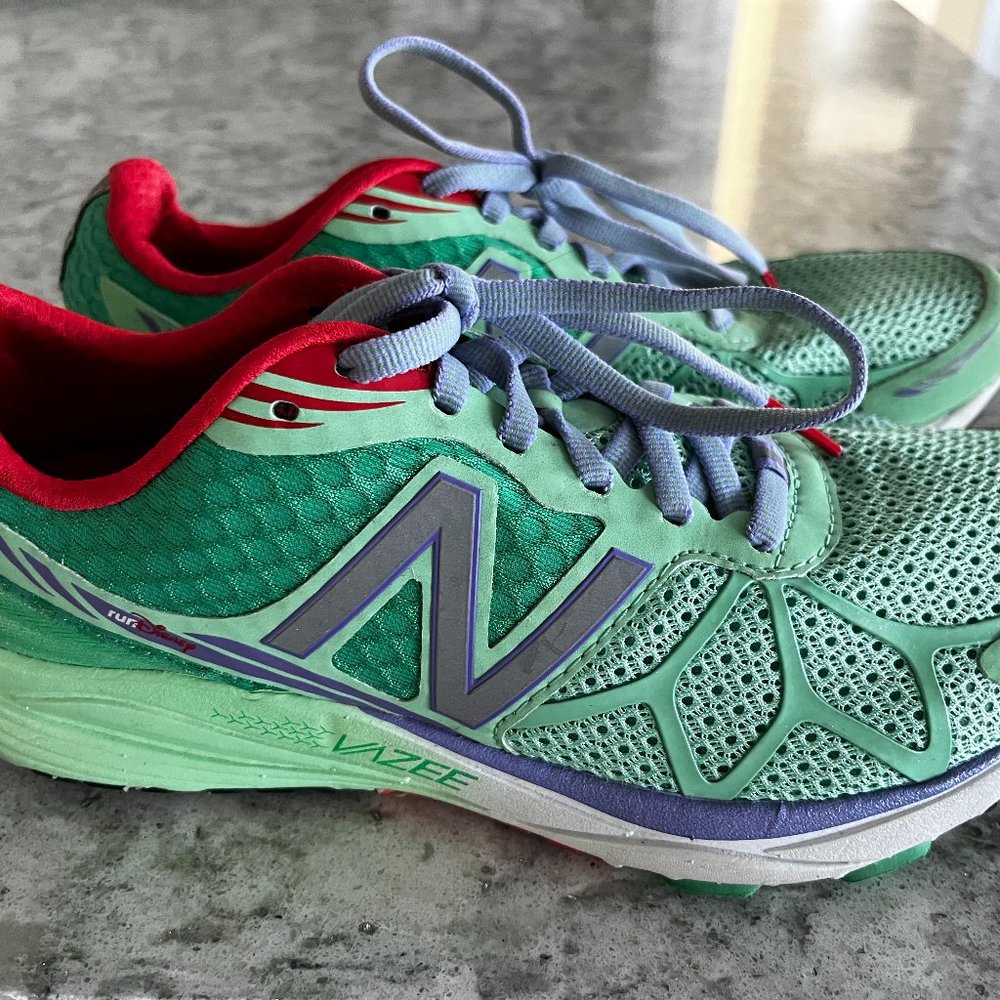 Run Disney 2016 "Ariel" women's size 7 1/2  running shoes (Used-good condition)